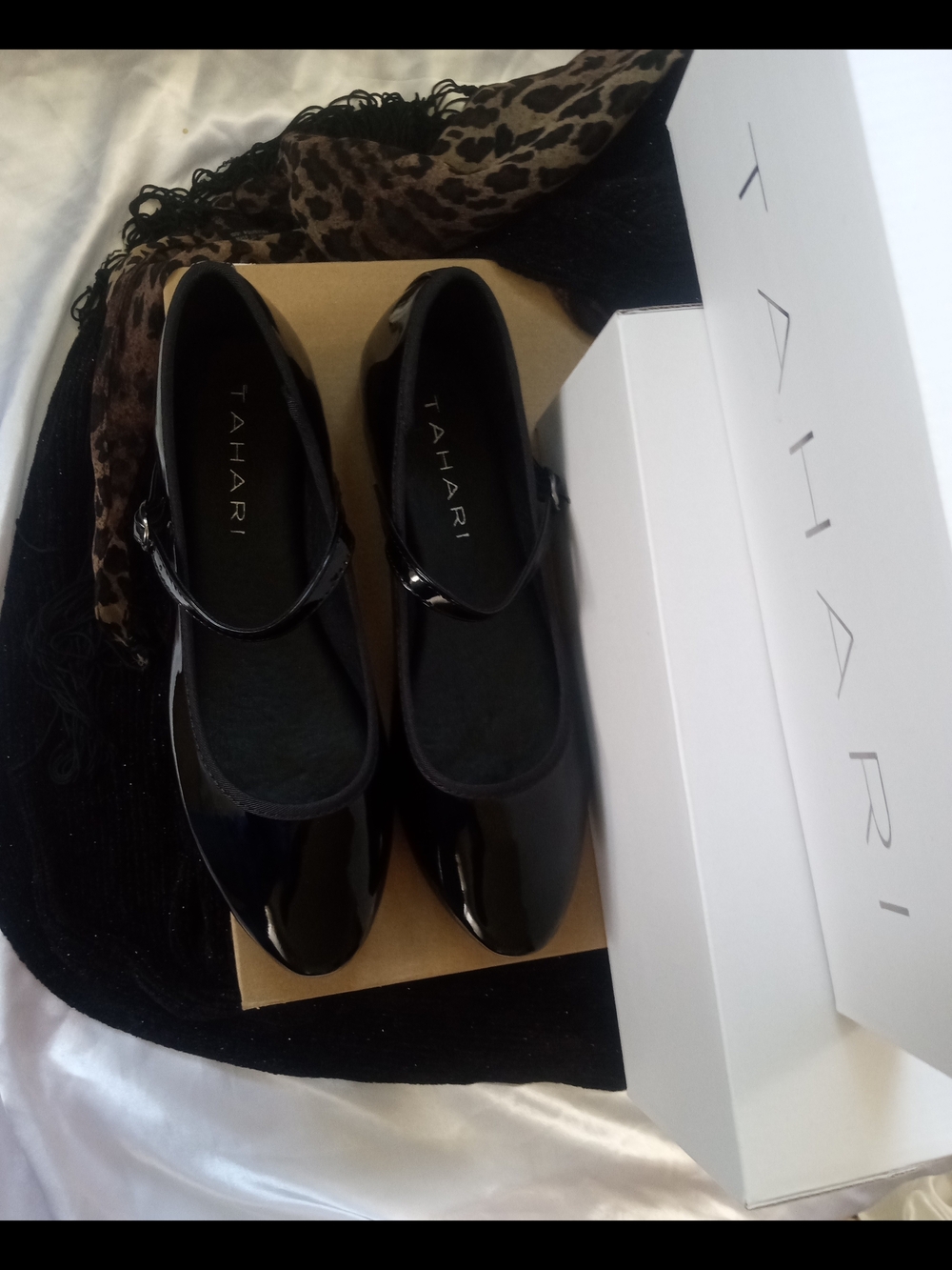 🆕Tahari Black Patent Mary Jane Flats with Strap - Picture 2 of 5